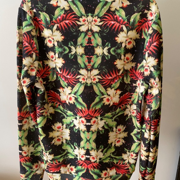 Hype long sleeve women’s shirt size 6, street style brand, psychedelic graphics - Picture 4 of 9